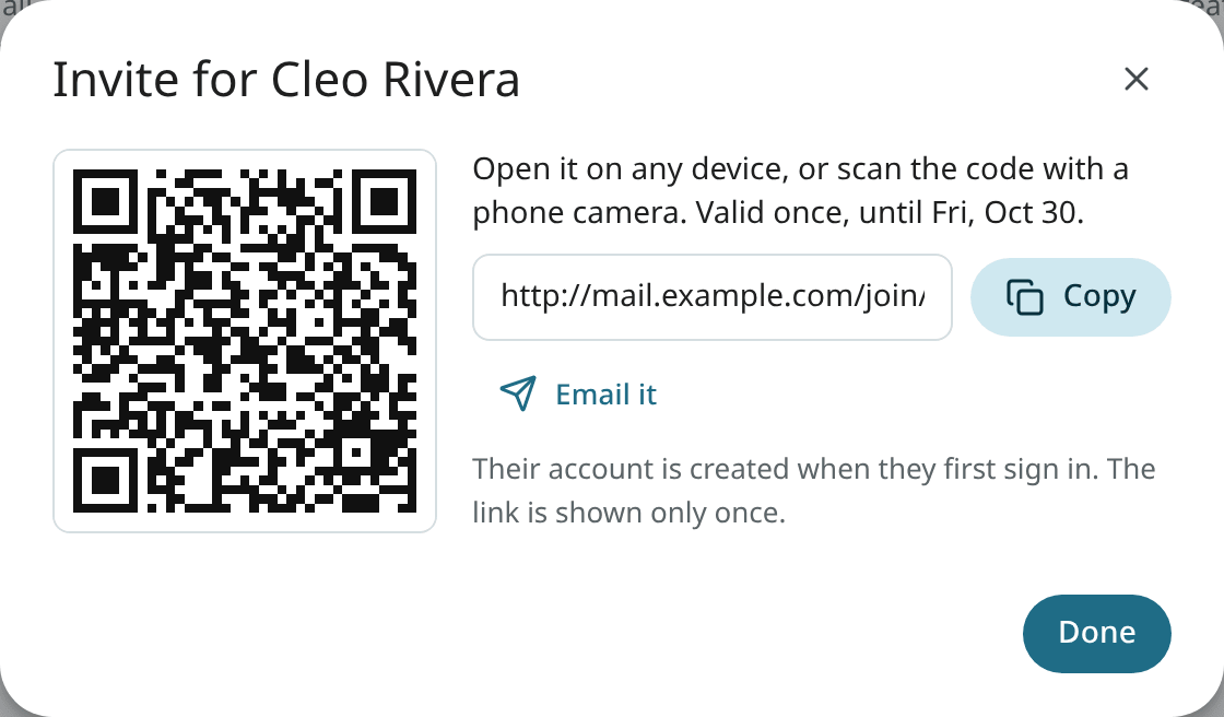The Invite someone dialog with the link and the QR code